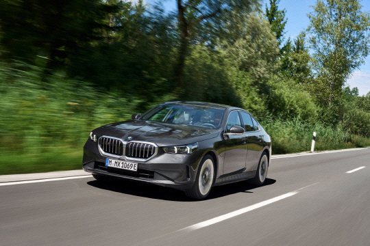 BMW코리아가 이달 출시한 플러그인 하이브리드 모델 BMW 뉴 530e. BMW코리아 제공
